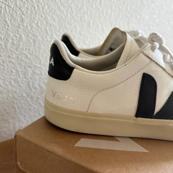 Veja Campo Size 10 - Picture 10 of 11